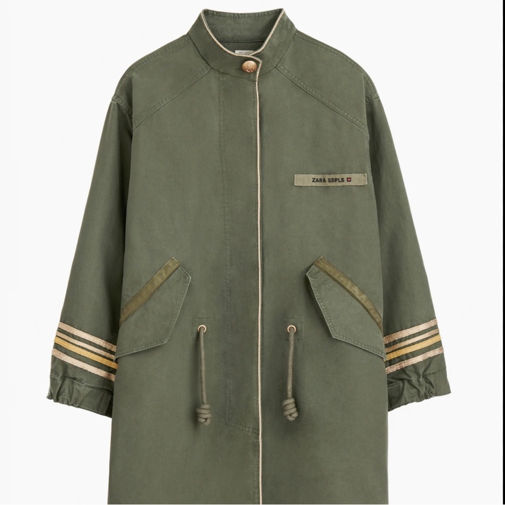 Zara SRPLS Khaki Green Coat with Gold Details
Zara SRPLS Summer 2020 Collection - Picture 3 of 14